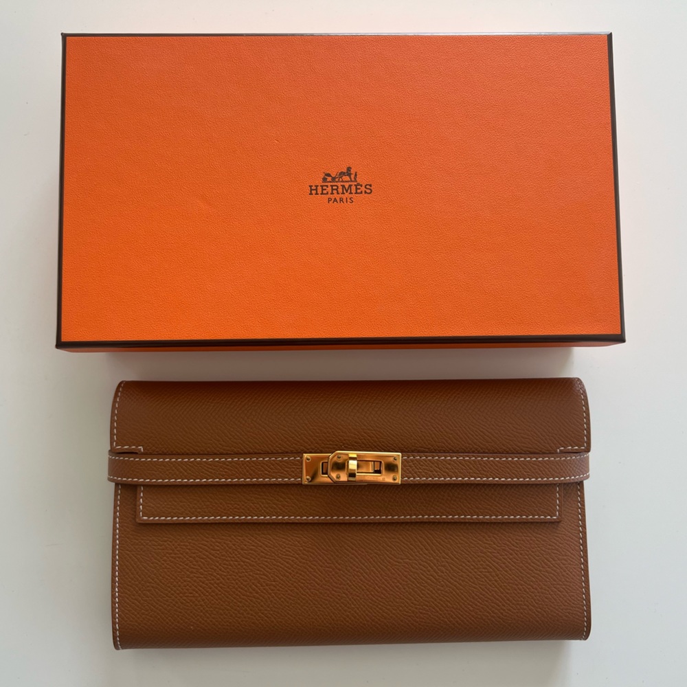 NEW Hermes Kelly Wallet in Gold